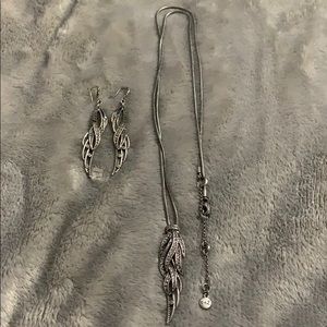 COPY - RETIRED Chloe + Isabel necklace and earrin…